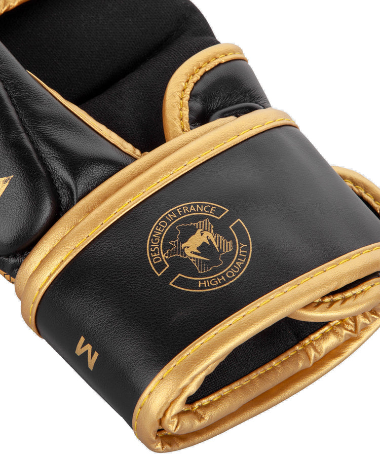 Venum MMA hanskat CHALLENGER 3.0 Valko-Kulta sparraushanskat. Kuvassa yksityiskohta