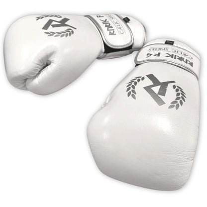 Rurik Fightgear Cælic 2.0 valkoiset nyrkkeilyhanskat kovaan treeniin ja sparriin. Mukava istuvuus, hyvä iskunvaimennus ja kestävä rakenne. Aitoa nahkaa. Kuvassa hanskojen rystysosa. ptcumbat.com