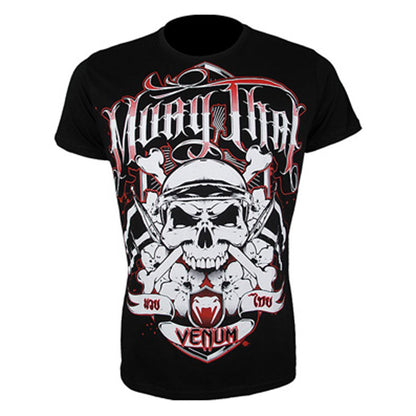 Venum muay thai klassinen t-paita kuvattuna edestä. Upea skull design, ptcumbat.com kaupasta