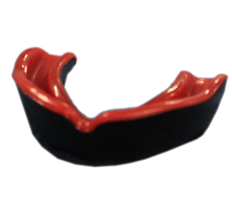 Rurik Kveldulf hammassuojat mouth guard edestä kuvattu puna musta hammassuoja. 